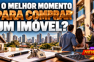 Família e profissional imobiliário analisam documentos e condições de financiamento para a compra de um imóvel residencial.
