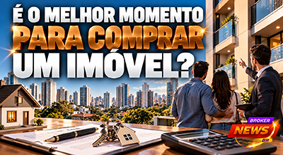 Família e profissional imobiliário analisam documentos e condições de financiamento para a compra de um imóvel residencial.